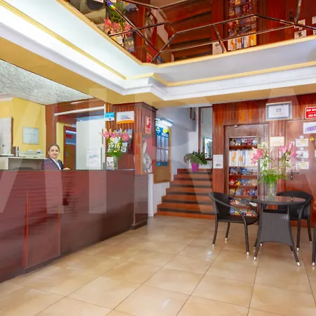 Tropical فندق