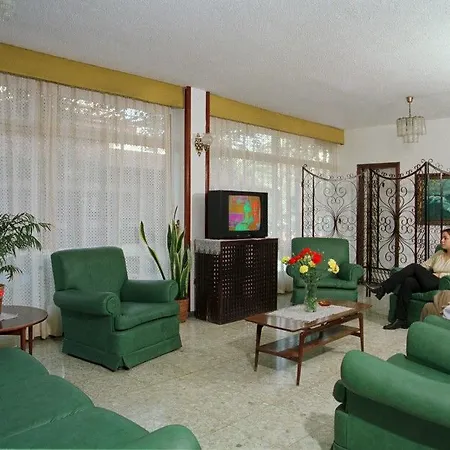 Tropical فندق 3*